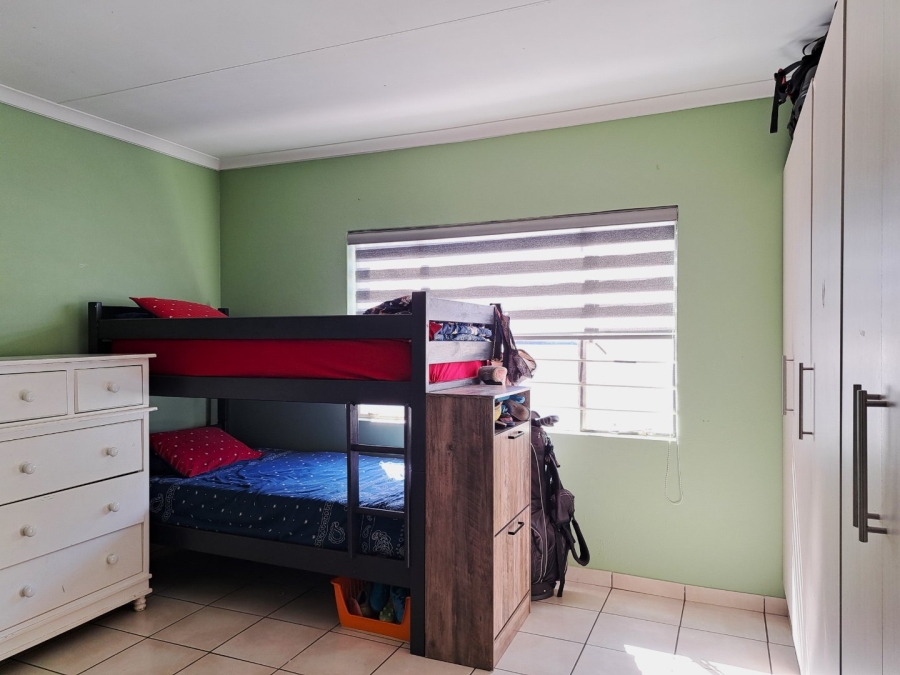 To Let 2 Bedroom Property for Rent in Vorna Valley Gauteng