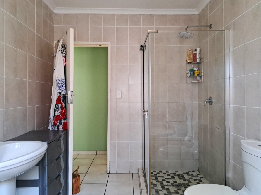 To Let 2 Bedroom Property for Rent in Vorna Valley Gauteng