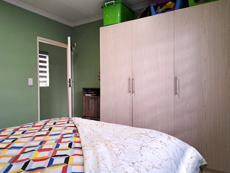 To Let 2 Bedroom Property for Rent in Vorna Valley Gauteng