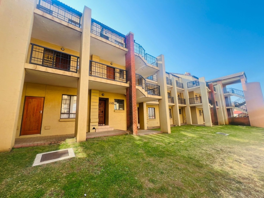 To Let 3 Bedroom Property for Rent in Noordwyk Gauteng