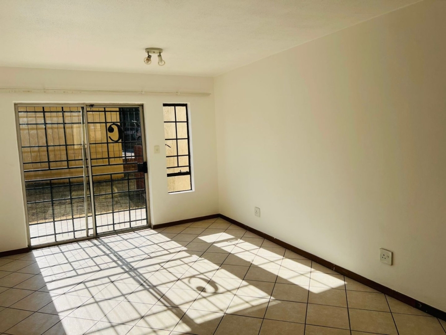 To Let 3 Bedroom Property for Rent in Noordwyk Gauteng