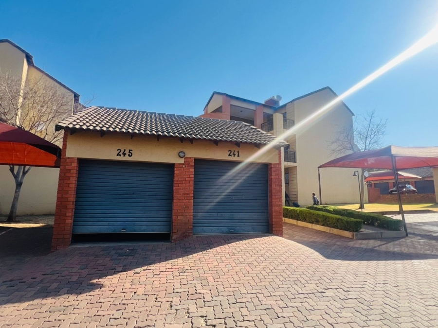 To Let 3 Bedroom Property for Rent in Noordwyk Gauteng