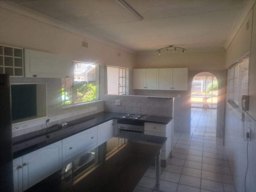 To Let 4 Bedroom Property for Rent in Parkrand Gauteng