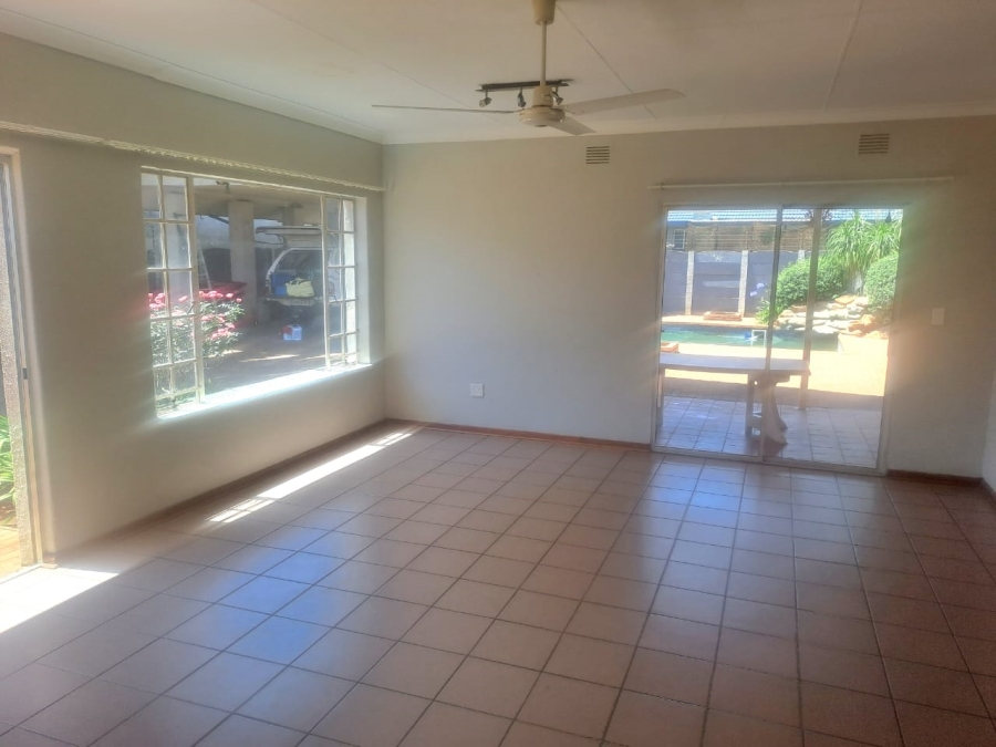 To Let 4 Bedroom Property for Rent in Parkrand Gauteng