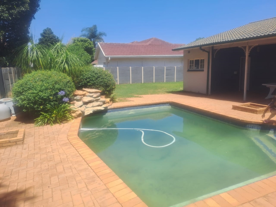 To Let 4 Bedroom Property for Rent in Parkrand Gauteng