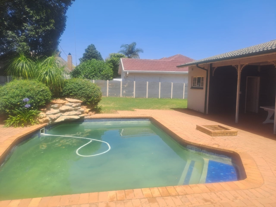 To Let 4 Bedroom Property for Rent in Parkrand Gauteng