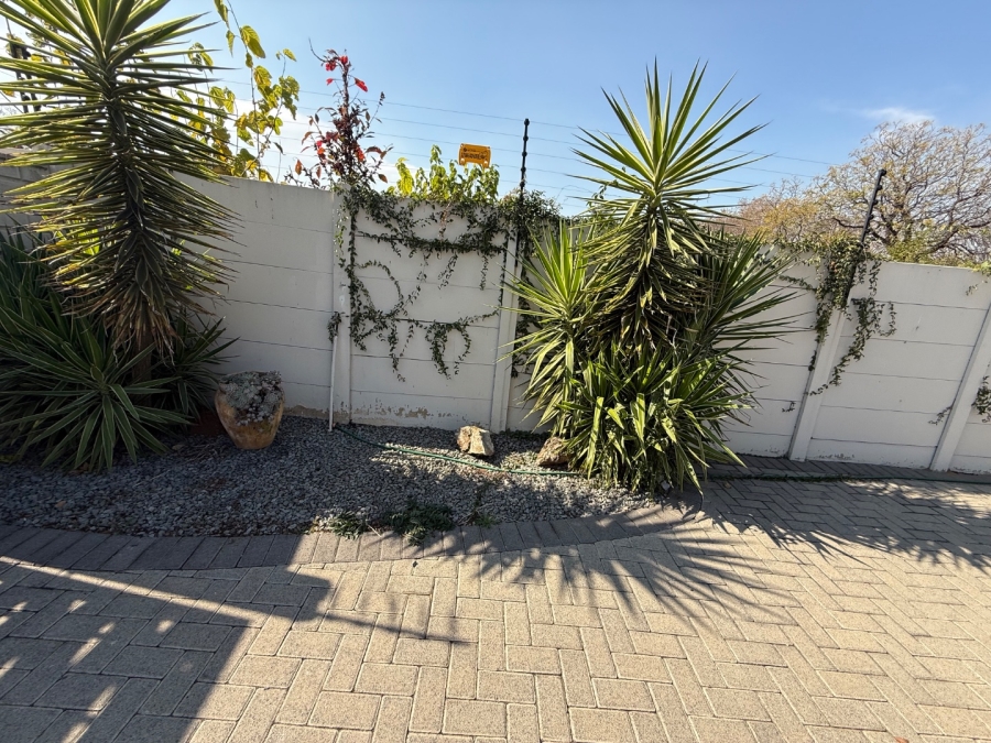2 Bedroom Property for Sale in Lambton Gauteng