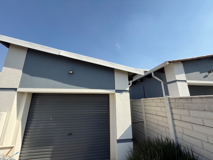 2 Bedroom Property for Sale in Lambton Gauteng