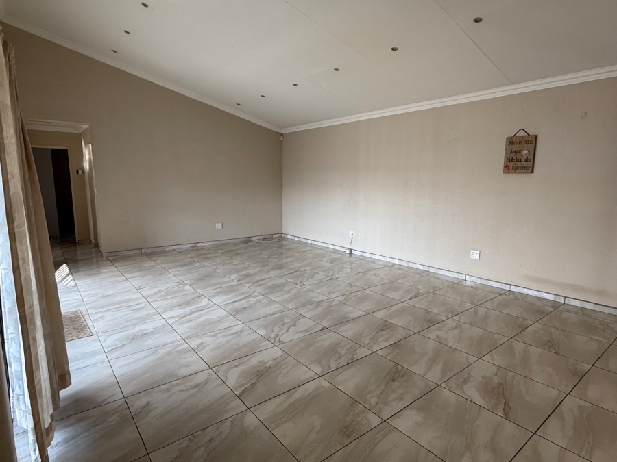 2 Bedroom Property for Sale in Lambton Gauteng