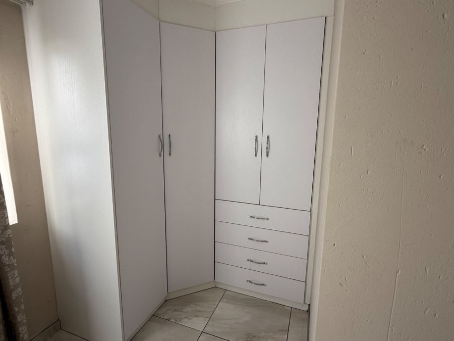 2 Bedroom Property for Sale in Lambton Gauteng