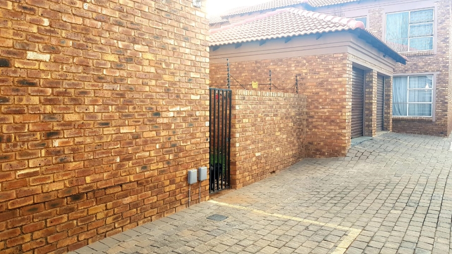 2 Bedroom Property for Sale in Nimrod Park Gauteng