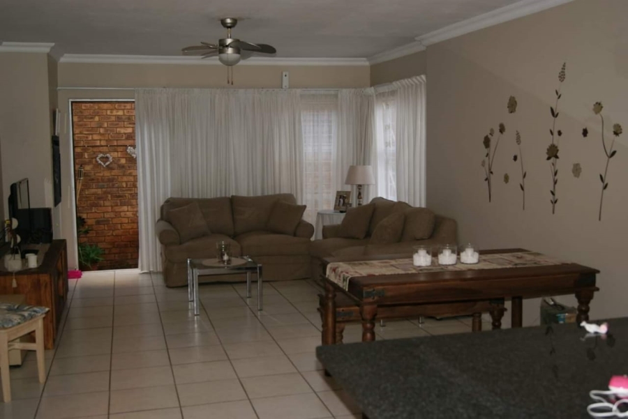 2 Bedroom Property for Sale in Nimrod Park Gauteng