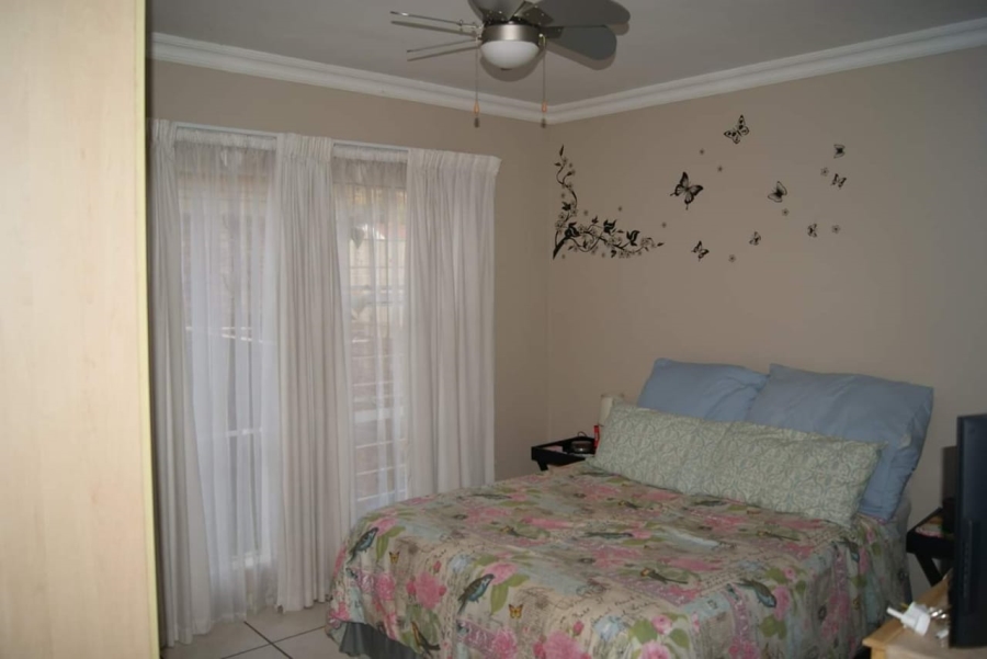 2 Bedroom Property for Sale in Nimrod Park Gauteng