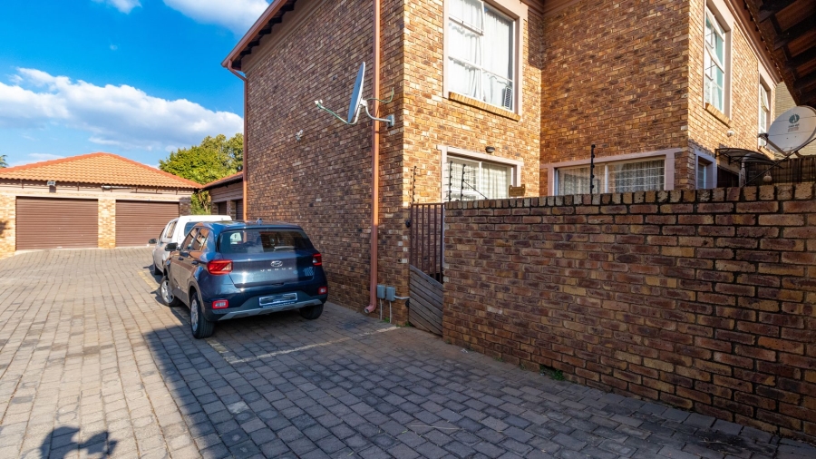 2 Bedroom Property for Sale in Nimrod Park Gauteng