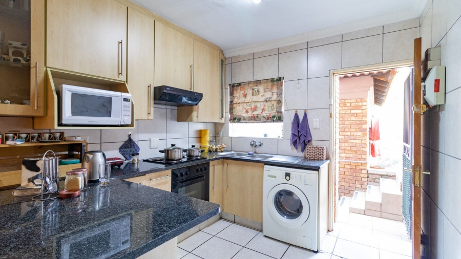2 Bedroom Property for Sale in Nimrod Park Gauteng