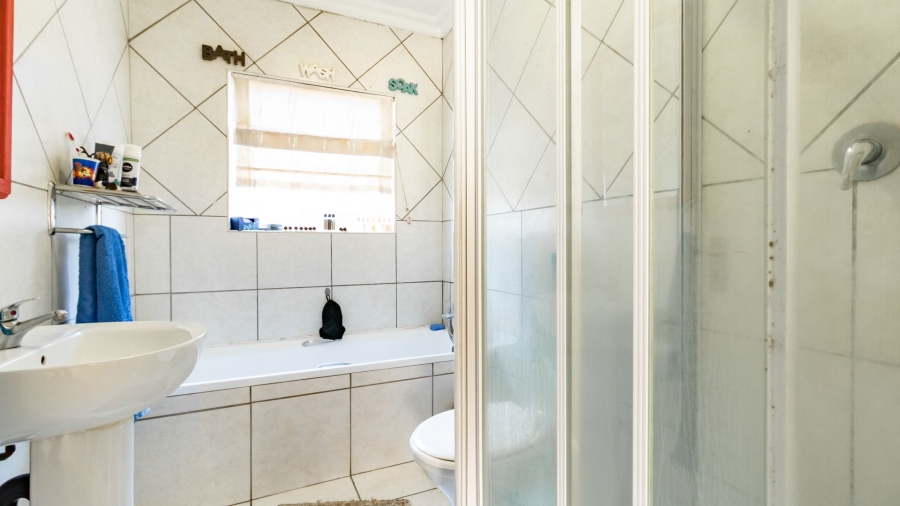 2 Bedroom Property for Sale in Nimrod Park Gauteng