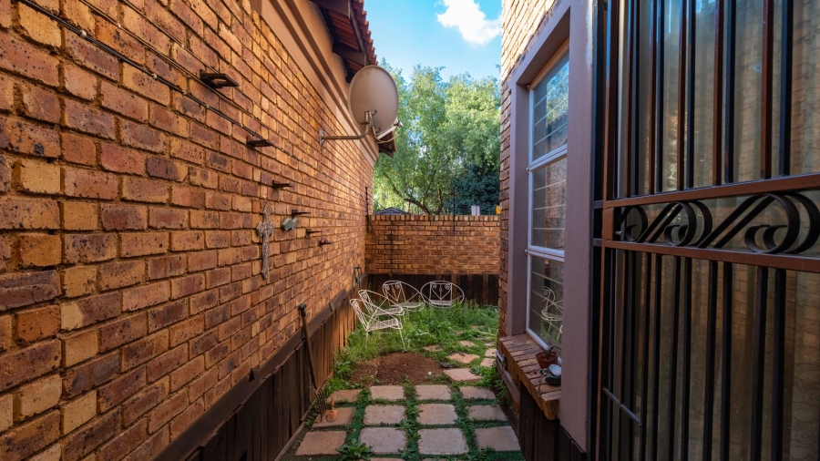 2 Bedroom Property for Sale in Nimrod Park Gauteng