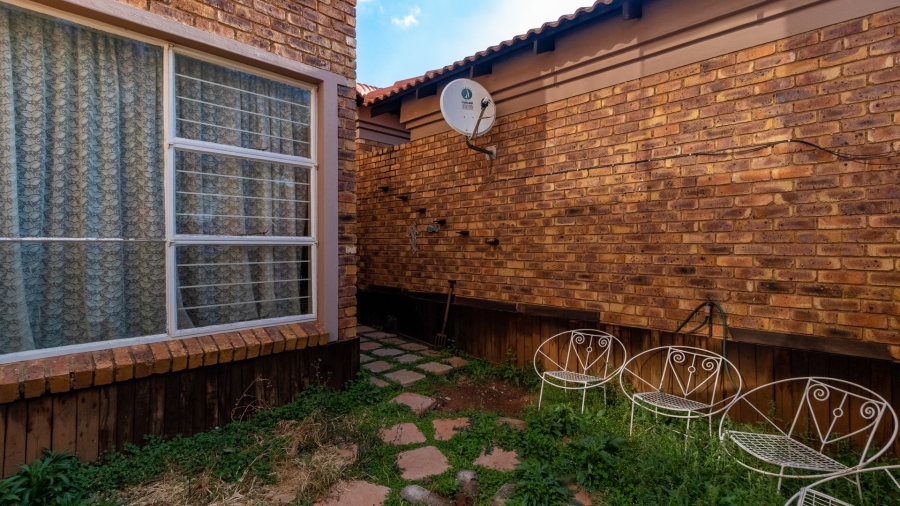 2 Bedroom Property for Sale in Nimrod Park Gauteng