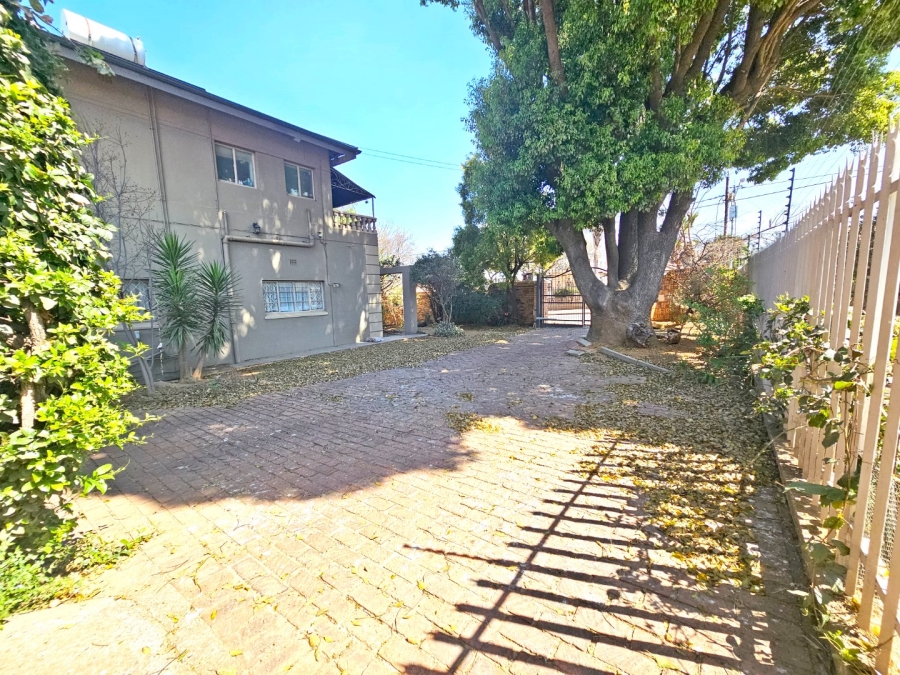 7 Bedroom Property for Sale in Primrose Gauteng