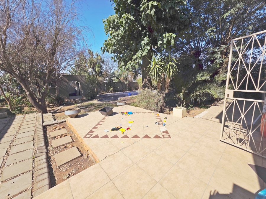 7 Bedroom Property for Sale in Primrose Gauteng