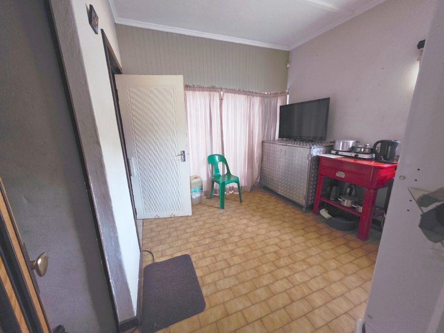 7 Bedroom Property for Sale in Primrose Gauteng