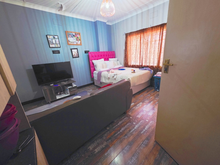 7 Bedroom Property for Sale in Primrose Gauteng