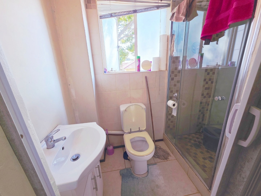 7 Bedroom Property for Sale in Primrose Gauteng