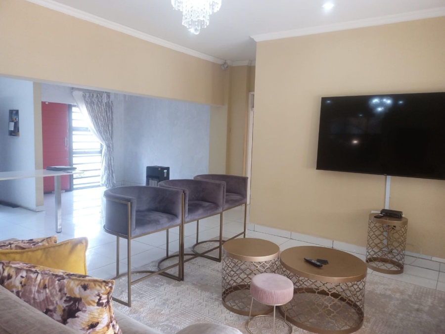 7 Bedroom Property for Sale in Evans Park Gauteng