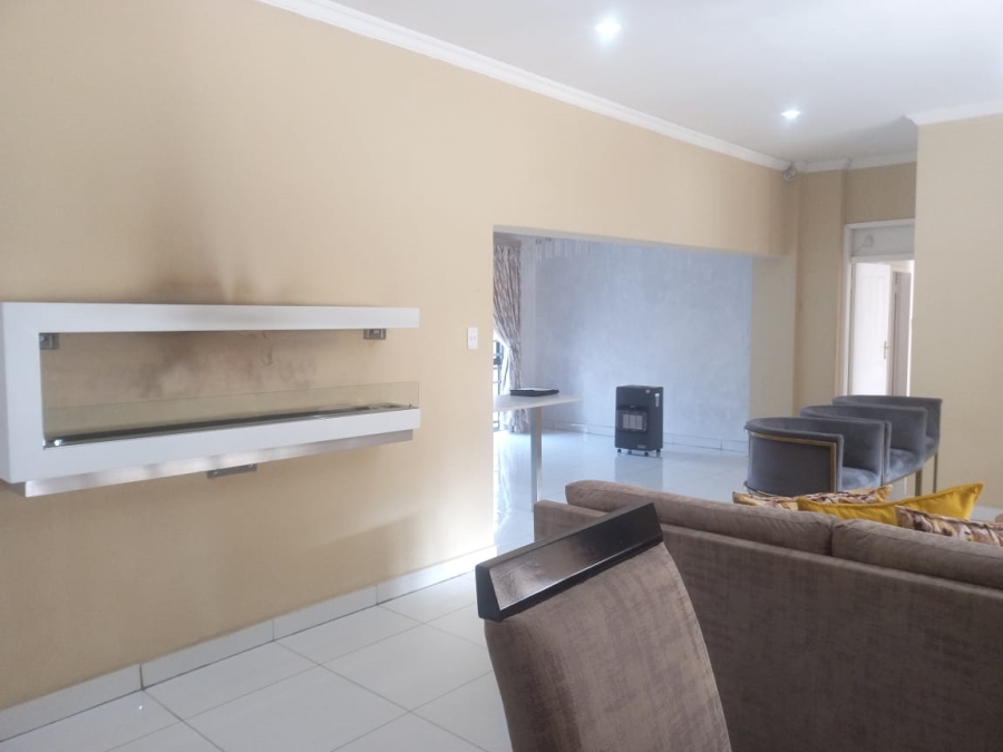 7 Bedroom Property for Sale in Evans Park Gauteng