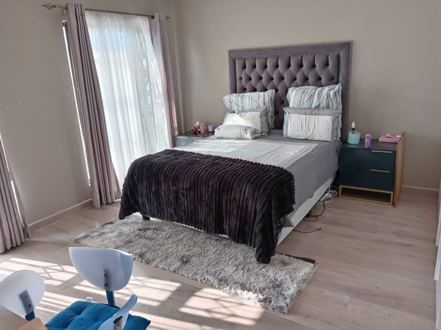 7 Bedroom Property for Sale in Evans Park Gauteng