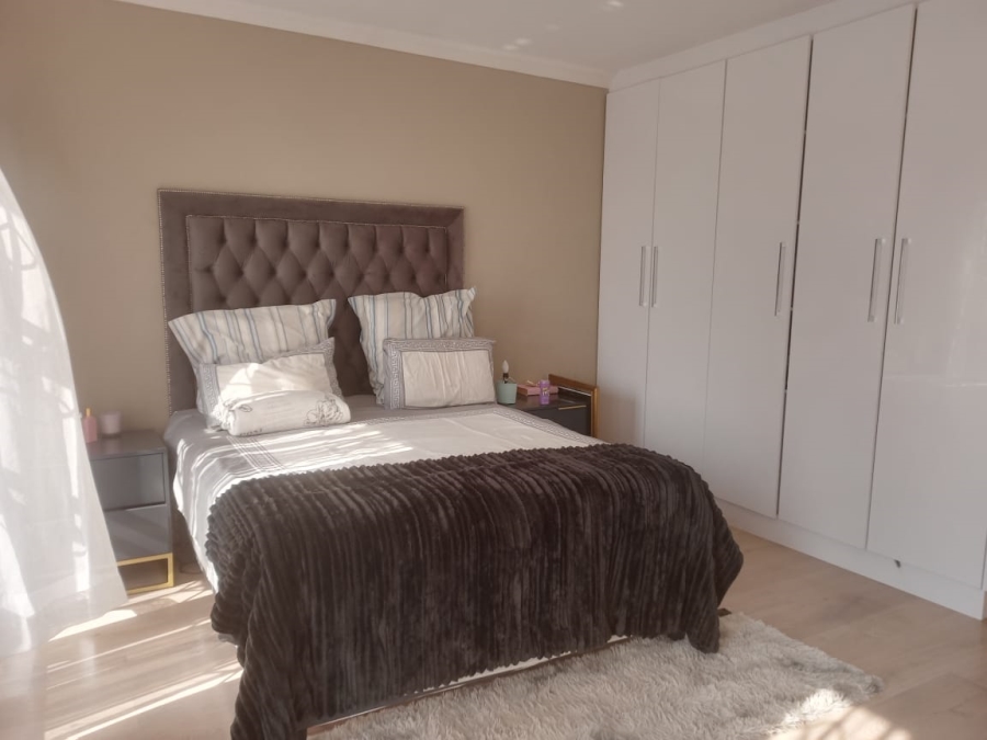 7 Bedroom Property for Sale in Evans Park Gauteng