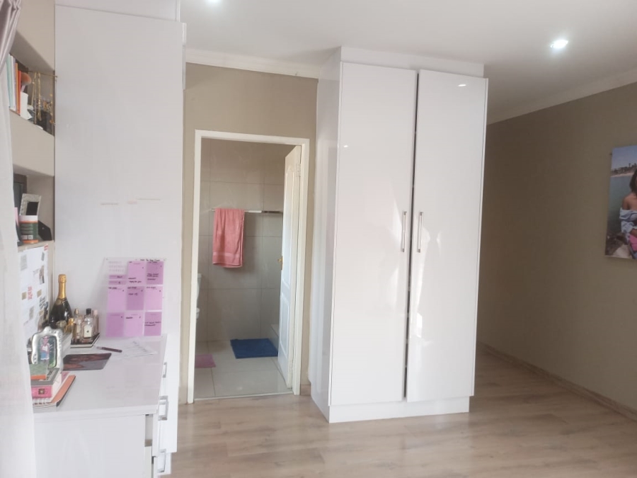 7 Bedroom Property for Sale in Evans Park Gauteng