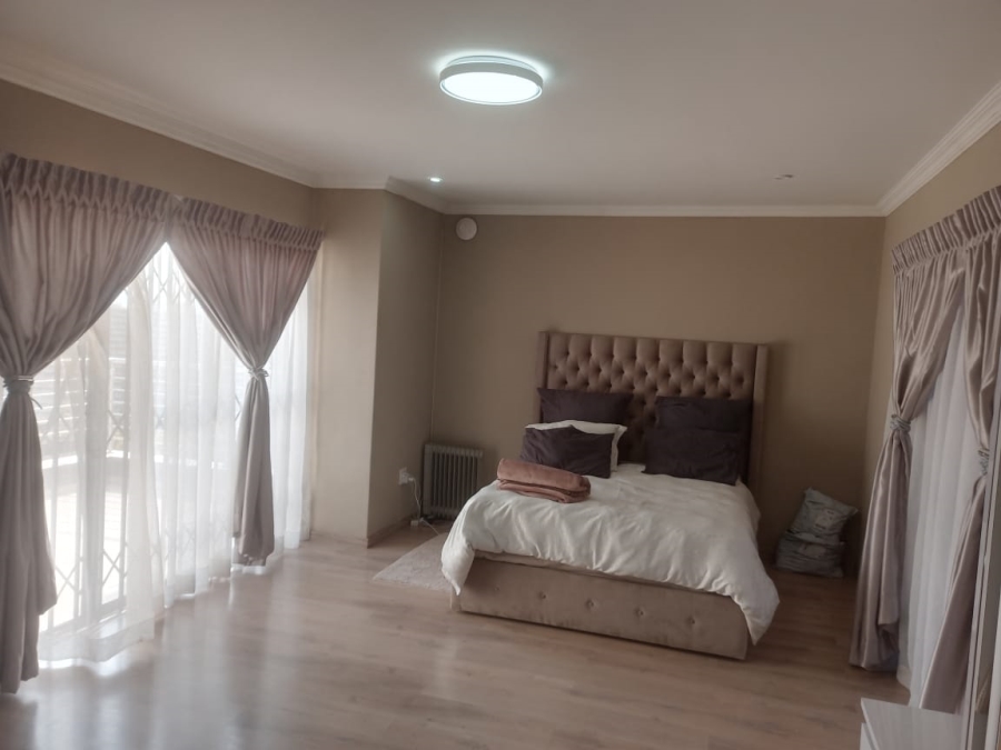 7 Bedroom Property for Sale in Evans Park Gauteng
