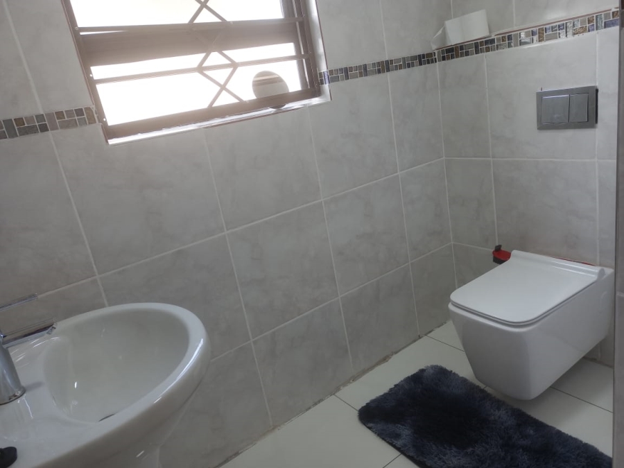 7 Bedroom Property for Sale in Evans Park Gauteng