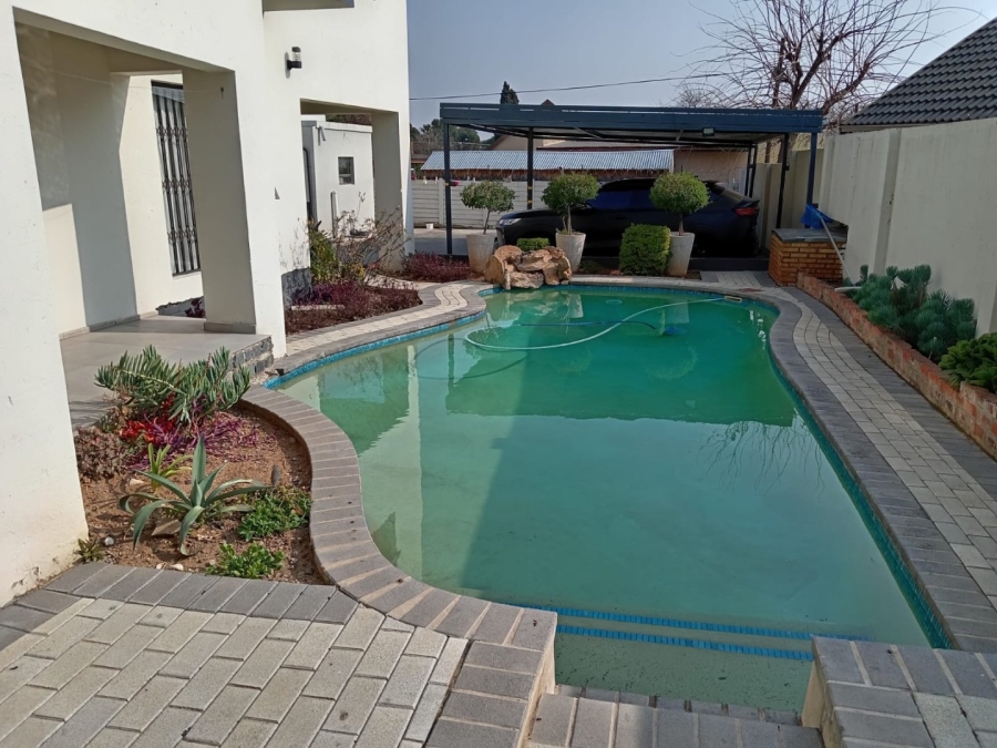 7 Bedroom Property for Sale in Evans Park Gauteng