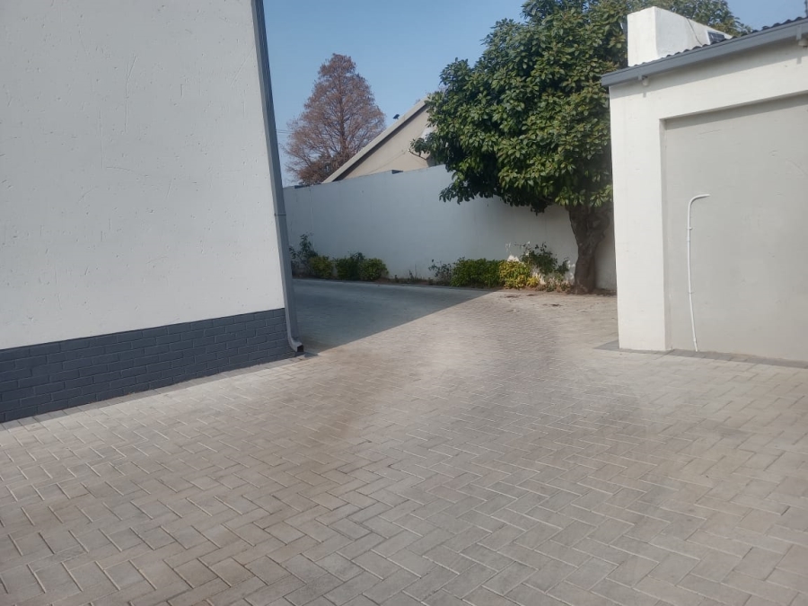 7 Bedroom Property for Sale in Evans Park Gauteng