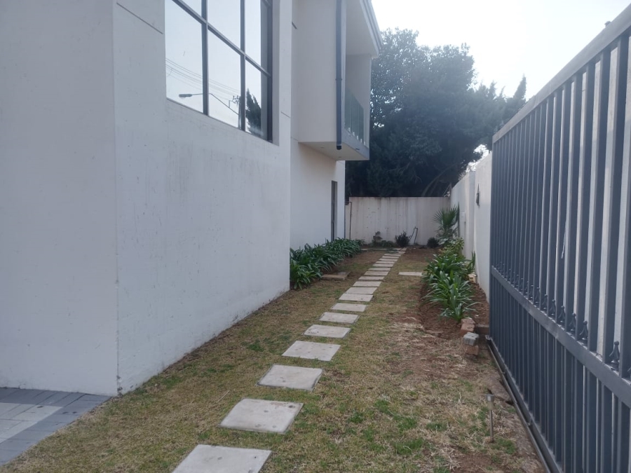 7 Bedroom Property for Sale in Evans Park Gauteng