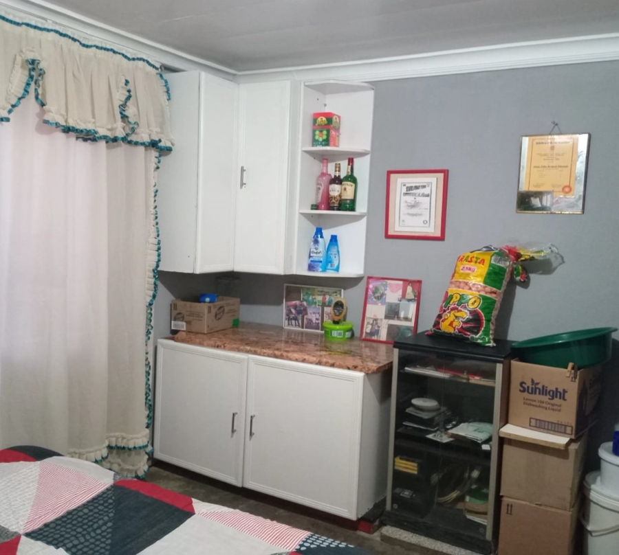5 Bedroom Property for Sale in Etwatwa Gauteng