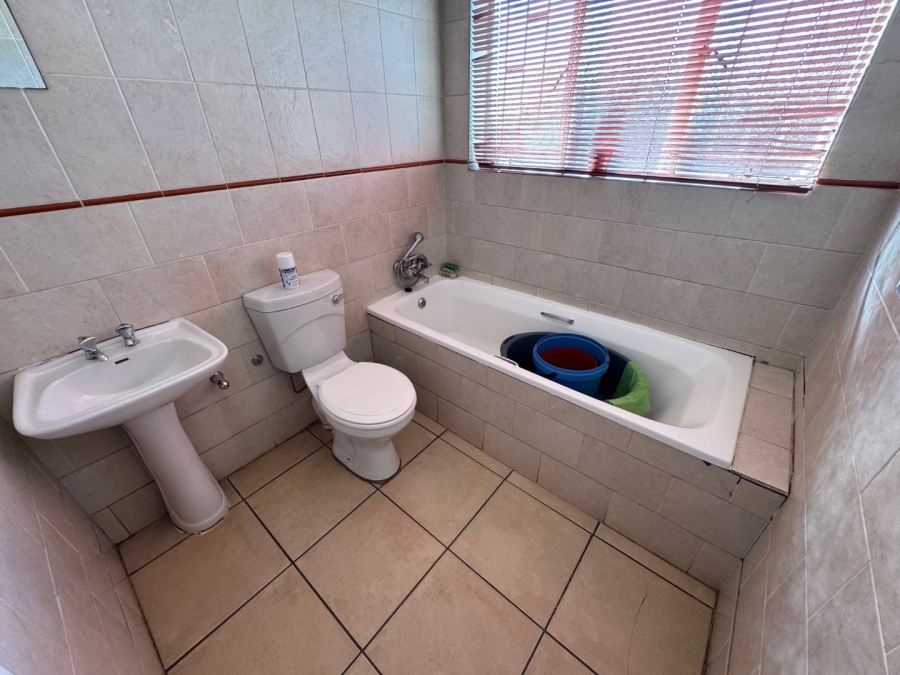 4 Bedroom Property for Sale in Esther Park Gauteng