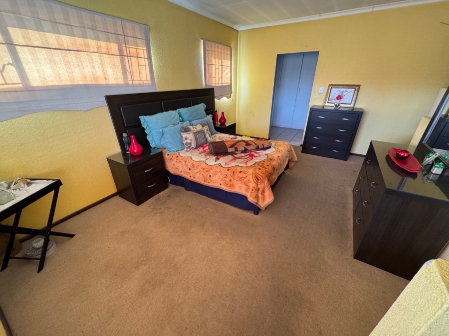 4 Bedroom Property for Sale in Esther Park Gauteng