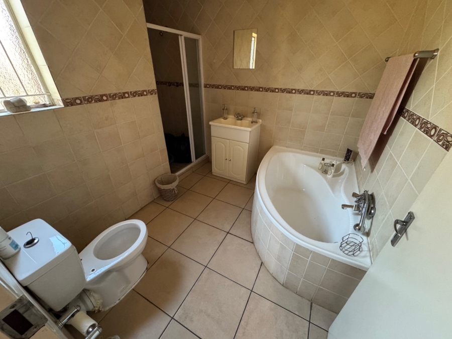 4 Bedroom Property for Sale in Esther Park Gauteng
