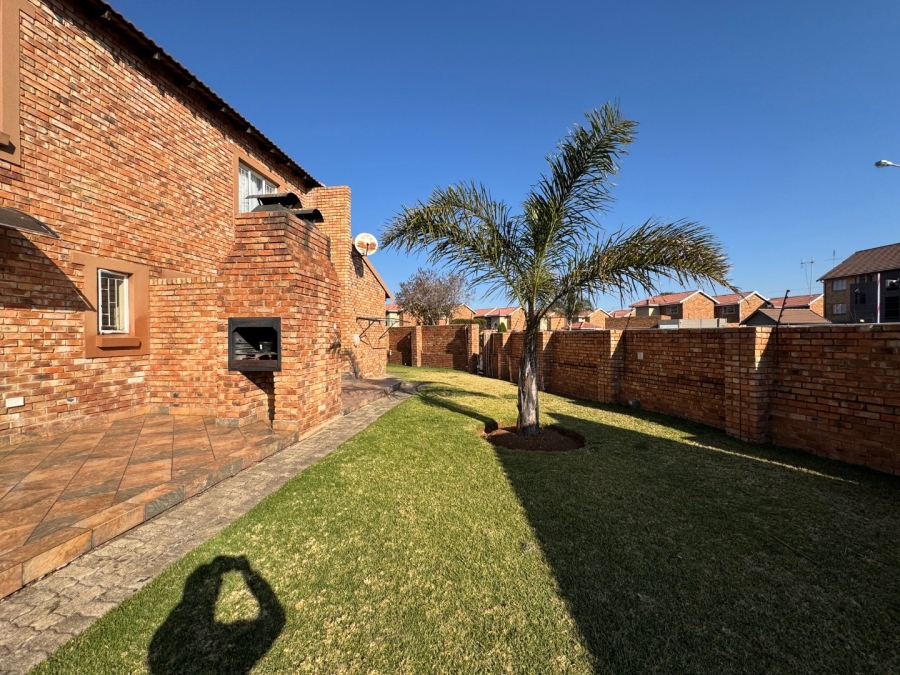 4 Bedroom Property for Sale in Esther Park Gauteng