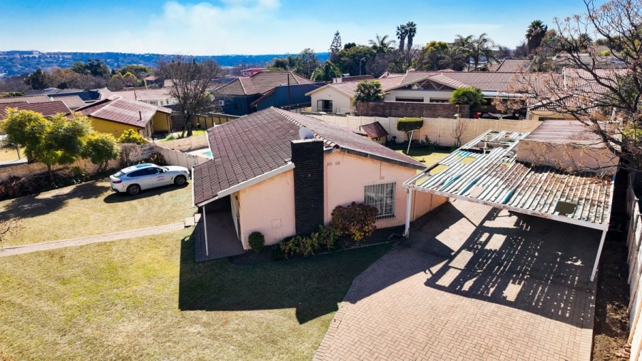 3 Bedroom Property for Sale in Edenvale Central Gauteng
