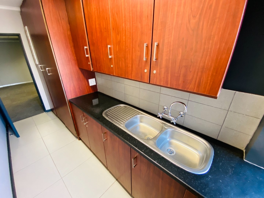 To Let commercial Property for Rent in Cresta Gauteng