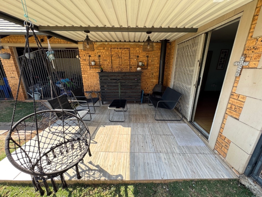 3 Bedroom Property for Sale in Birchleigh Gauteng