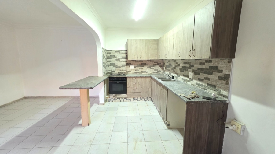 To Let 2 Bedroom Property for Rent in Erasmia Gauteng