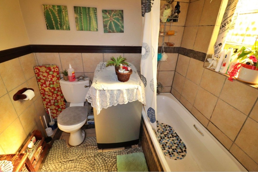 6 Bedroom Property for Sale in Primrose Gauteng