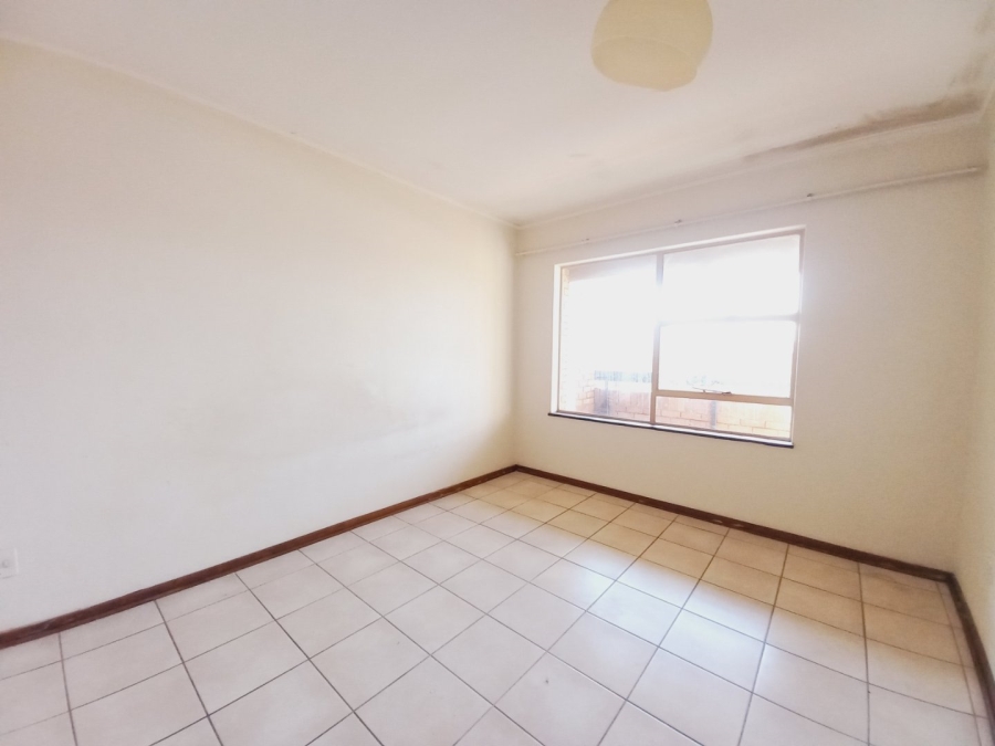 1 Bedroom Property for Sale in Malvern East Gauteng