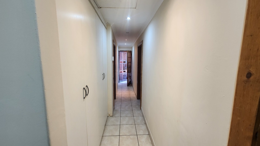 7 Bedroom Property for Sale in Maraisburg Gauteng