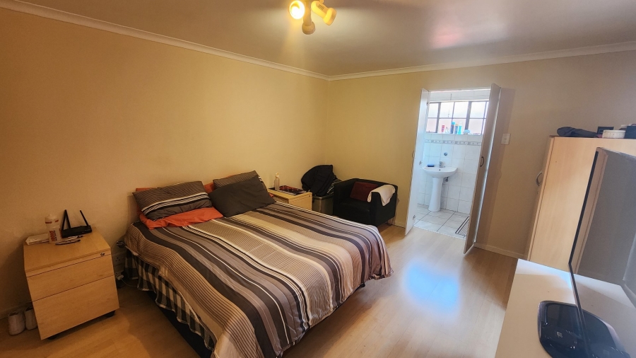 7 Bedroom Property for Sale in Maraisburg Gauteng